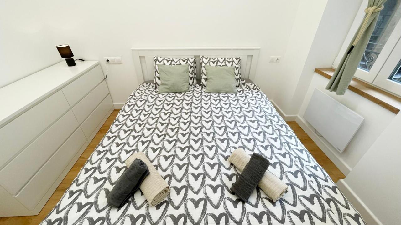 Sipsix Apartment - Modern 2 Bedroom Newly Renovated Flat With Ac In Budapest City Centre エクステリア 写真