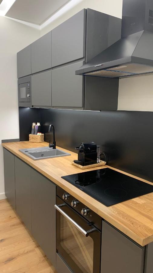 Sipsix Apartment - Modern 2 Bedroom Newly Renovated Flat With Ac In Budapest City Centre エクステリア 写真